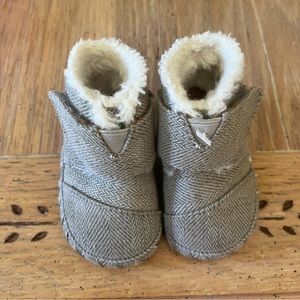 TOMS Baby Booties Shearling Fur Lined